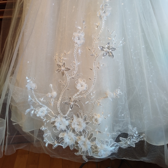 Princess Daliana beautiful elegant girl's white dress - Picture 4 of 15